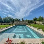 Les 4 Fontaines Villa *