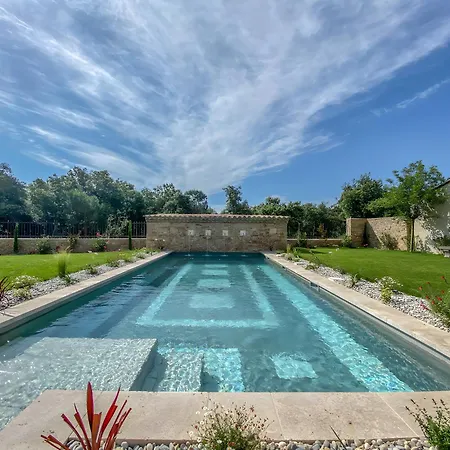 Les 4 Fontaines Villa *